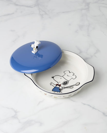 Lenox Home And Kitchen, Chef Snoopy Covered Casserole Dish, Porcelain Material, Dishwasher Safe, Kitchen, Baking Dish For Oven, Oven Safe Upto 350 Degrees, Snoopy Design (Blue And White, 1 Piece)