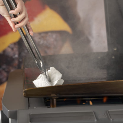 Blackstone 4146 Griddle Conditioner Kit, 2-in-1 Cast Iron Seasoning Oil, Clean, Protect & Condition, Plant-Based, 15.3oz