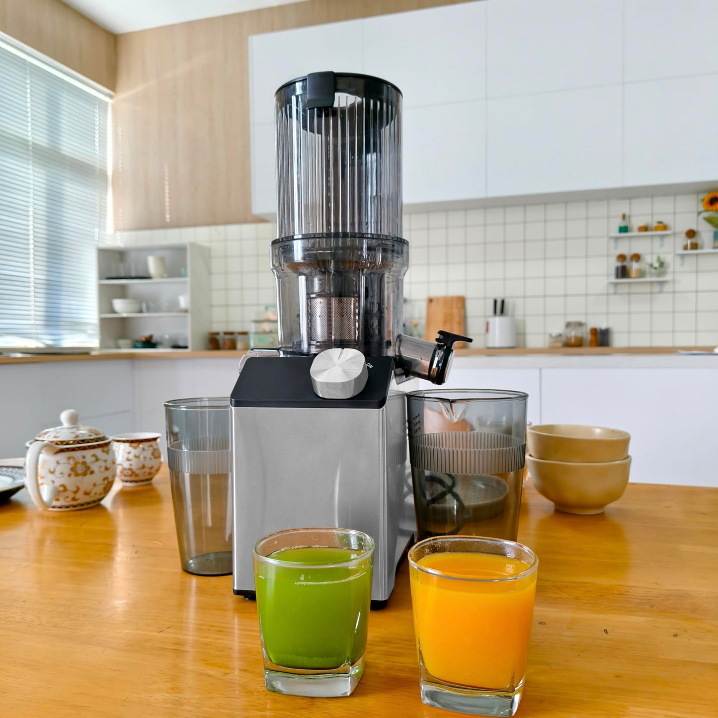 WHUTO Cold Press Juicer, Wide Feed Chute Juicer Machines, Stainless Steel Slow Masticating Juicers Easy to Clean, Vegetables & Fruits Juice Extractor, High Juice Yield, Platinum Color Knob