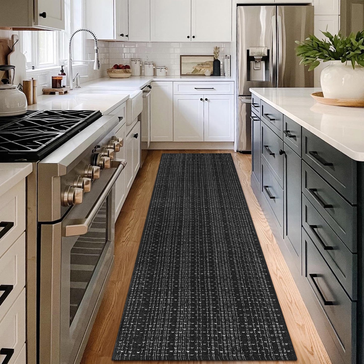 Nailttos Hallway Runner Rug 2'x 8', Woven Cotton Black Bathroom Rug, Reversible Woven Washable Rug Indoor Outdoor Rug Carpet for Kitchen Bathroom Laundry Room Home Decor