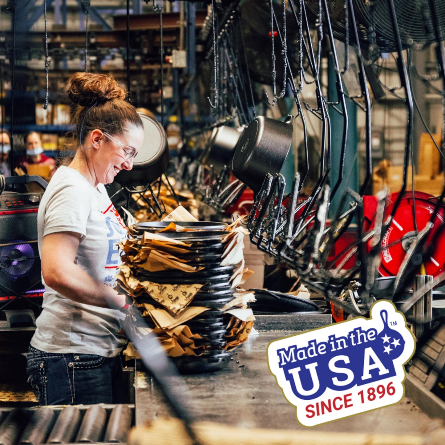 Lodge L5RPL3 Round Cast Iron Pan 8", Black